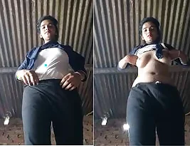 Hot scene of an Indian village woman having a secret affair with her milkman.