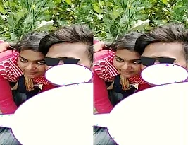 Watch a hot Indian boudi s MMS in the woods