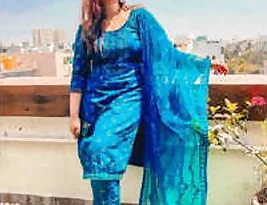 Shayentikah in hot live Indian college show.