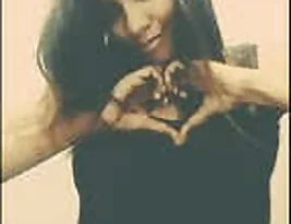 Pretty Indian webcam star in hot video for her lover