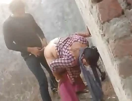Outdoor sex with an Indian street woman (randi)