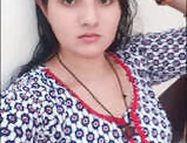 Pretty BBW Paki woman posing naked in this video.