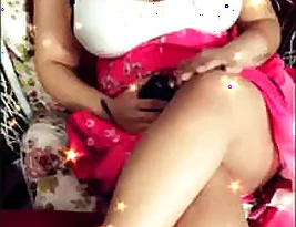 Steamy video of a hot desi milk tanker babe who loves to tease.