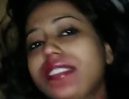 A call center girl gets naughty with Hindi audio and gets fucked.