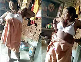 Beautiful Bengali aunt takes a hot bath