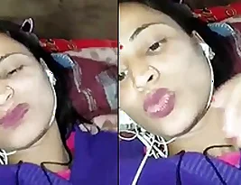 Finger stimulation of the married woman of Indian origin for pleasure