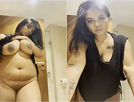 Oasi das, an amateur beauty, poses and masturbates.