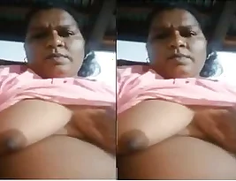 Exclusive video of a Sri Lankan married woman showing her breasts and vagina