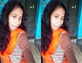 Indian girl shows her big tits in a video call. Part 1.