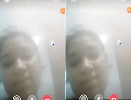 This is an exclusive video of a horny Indian girl who reveals her breasts and vagina during a webcam session.