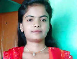 Pretty Indian girl gives a blowjob video