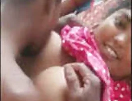Indian lovebirds caught in the act on camera