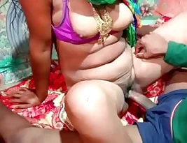 Married Indian woman with big breast speaking dirty in this Khane Sex video.
