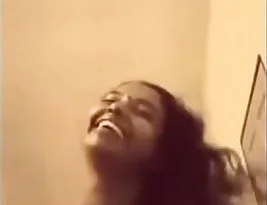 Sheela Aunty gives me a great hand job and I cum on her face.